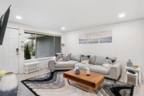 Kirkland Comfortable Home for Family with Remote Workplace